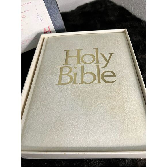 New Holman family verse reference jewel bible - Picture 5 of 10